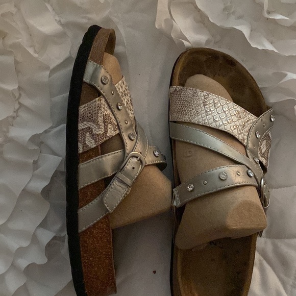 Birkenstock Silver and Cream Sandals - Picture 2 of 4
